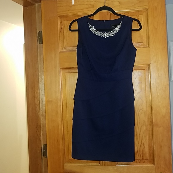 Fitted navy blue dress - Picture 2 of 4